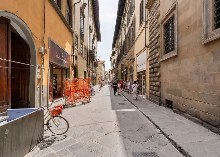 Nice And Quiet Loft 5 Minutes Walk From The Duomo