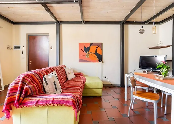 Nice And Quiet Loft 5 Minutes Walk From The Duomo