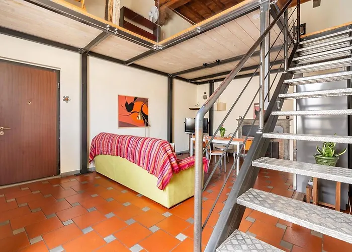 Nice And Quiet Loft 5 Minutes Walk From The Duomo